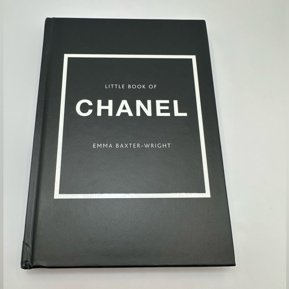 CHANEL Little Book in Black and White